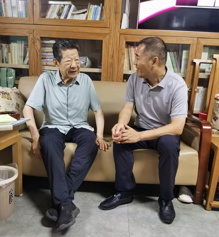 调整大小 拜访王中校友.jpg