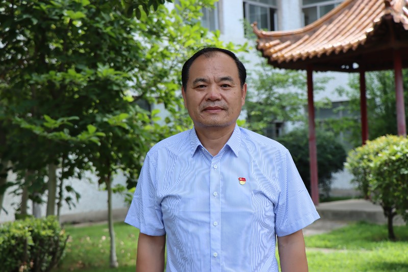 耿哲.jpg 耿哲.jpg