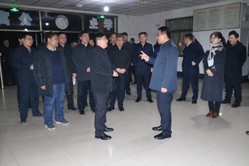 周刚视察消防安全.jpg