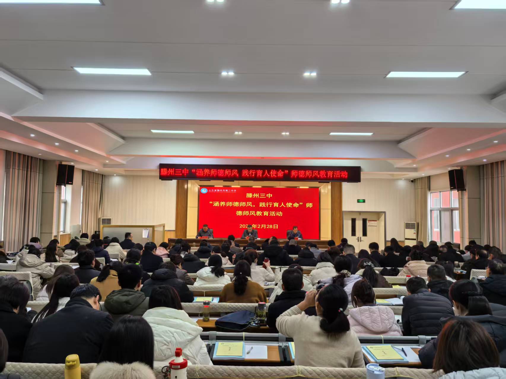 合影.jpg 合影.jpg