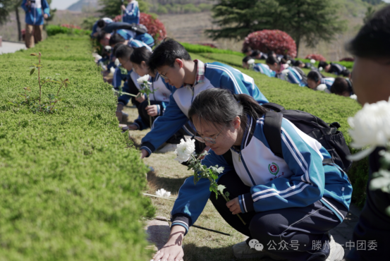 缅怀先烈革命精神334.png