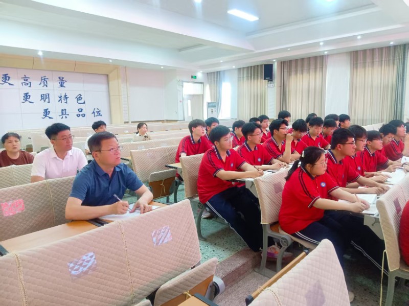 孔校侯校听课.jpg