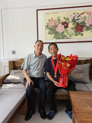 调整大小 滕州一中党委走访慰问569.png