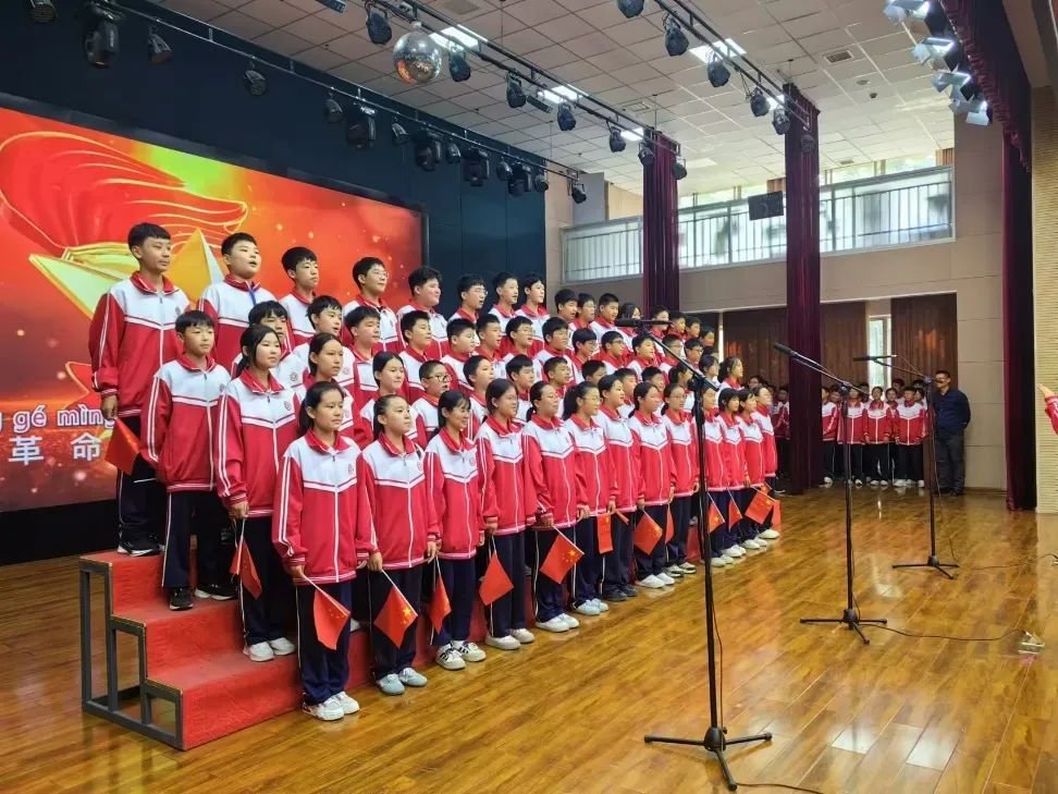 简篇-滕州市至善学校七年级“六声教育·五育融合”之“军歌嘹亮 班歌飞扬”歌咏比赛