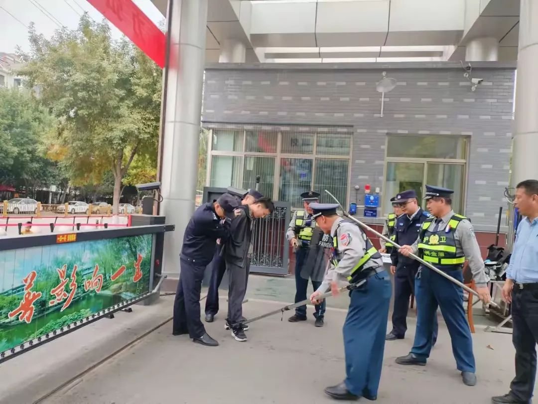 简篇-以“演”筑防，临暴不乱                        —至善学校反恐防暴演练活动