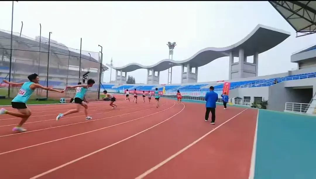 简篇-“六声”教育 活力至善----我校在滕州市中小学运动会中喜获佳绩！