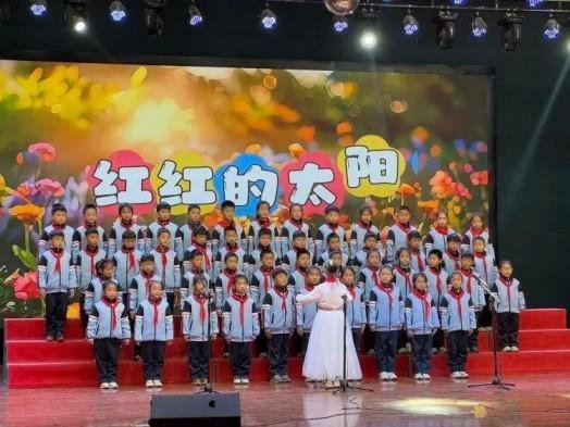 简篇-【善城善校】【全环境立德树人】班歌嘹亮，梦想起航——滕州市至善学校小学部举行优秀班歌展评活动
