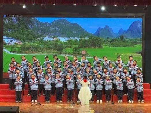 简篇-【善城善校】【全环境立德树人】班歌嘹亮，梦想起航——滕州市至善学校小学部举行优秀班歌展评活动