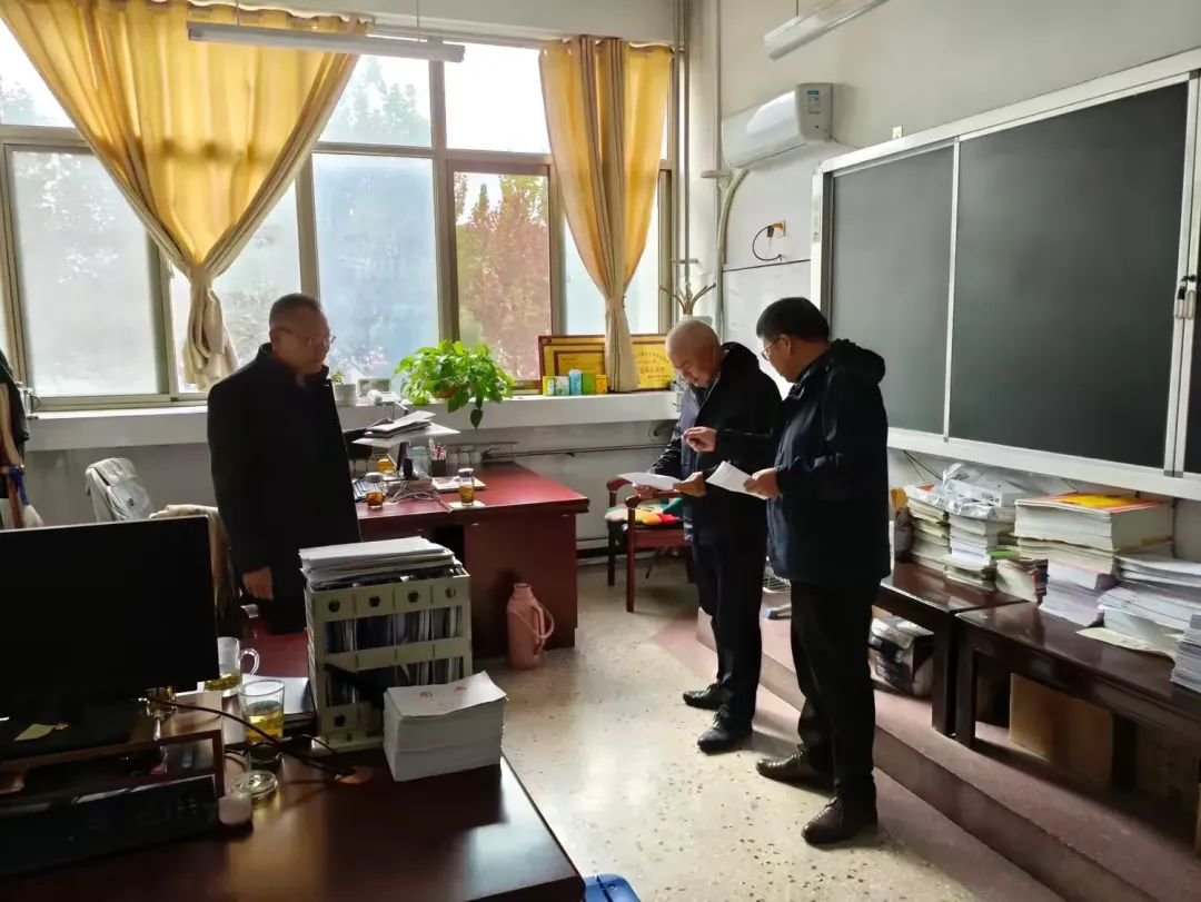 简篇-室雅人和，净心育人———滕州市至善学校开展文明办公室评选活动