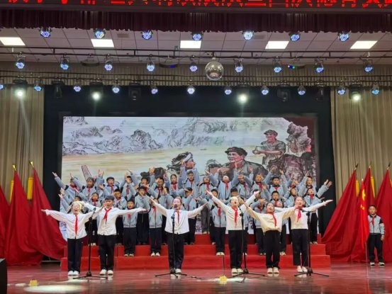 简篇-童绘中国红 声颂家国情——滕州市至善学校小学部举行经典诵读展演暨国庆假期实践活动颁奖仪式