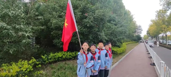 简篇-红领巾志愿行 ﻿至善学校小学部少先队员劳动实践活动