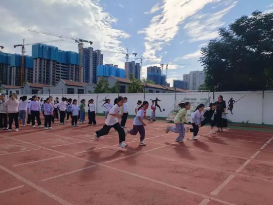 简篇-滕州市至善学校小学部体质冠军争霸赛