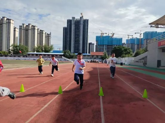 简篇-滕州市至善学校小学部体质冠军争霸赛