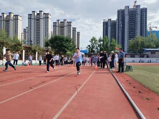 简篇-滕州市至善学校小学部体质冠军争霸赛