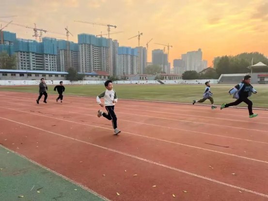 简篇-滕州市至善学校小学部体质冠军争霸赛