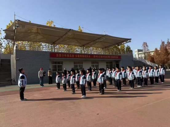 简篇-至善少年展英姿 步履铿锵绽风采 ——至善学校小学部队列队形展评活动