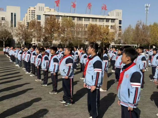 简篇-至善少年展英姿 步履铿锵绽风采 ——至善学校小学部队列队形展评活动