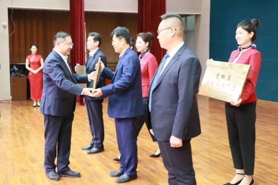 D:/20231115桌面文件/电教信息/智慧校园/网站上传文件/20250331/9-4.png9-4
