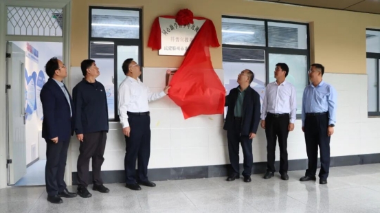 e2dba69e826af7931d4c81e5420a9e5881752181