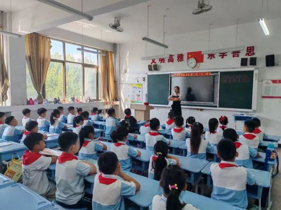 简篇-秋韵绘新篇 扬帆再启航 --至善学校小学部2025年秋季开学纪实