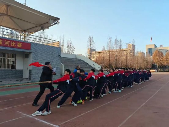 简篇-推动“六声”教育,共创活力校园 至善学校“庆元旦 迎新春”暨体育艺术节七年级拔河比赛