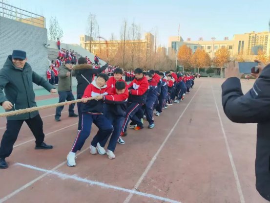 简篇-推动“六声”教育,共创活力校园 至善学校“庆元旦 迎新春”暨体育艺术节七年级拔河比赛