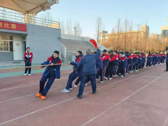 简篇-推动“六声”教育,共创活力校园 至善学校“庆元旦 迎新春”暨体育艺术节七年级拔河比赛