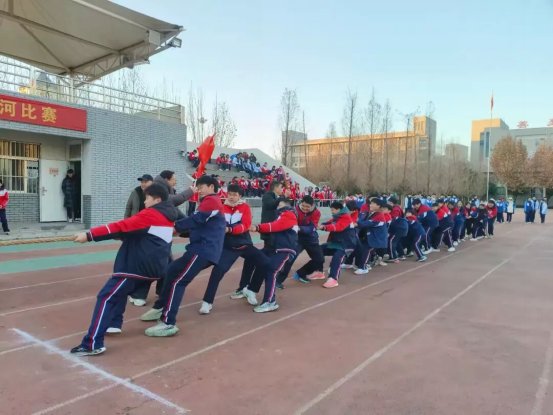 简篇-推动“六声”教育,共创活力校园 至善学校“庆元旦 迎新春”暨体育艺术节七年级拔河比赛