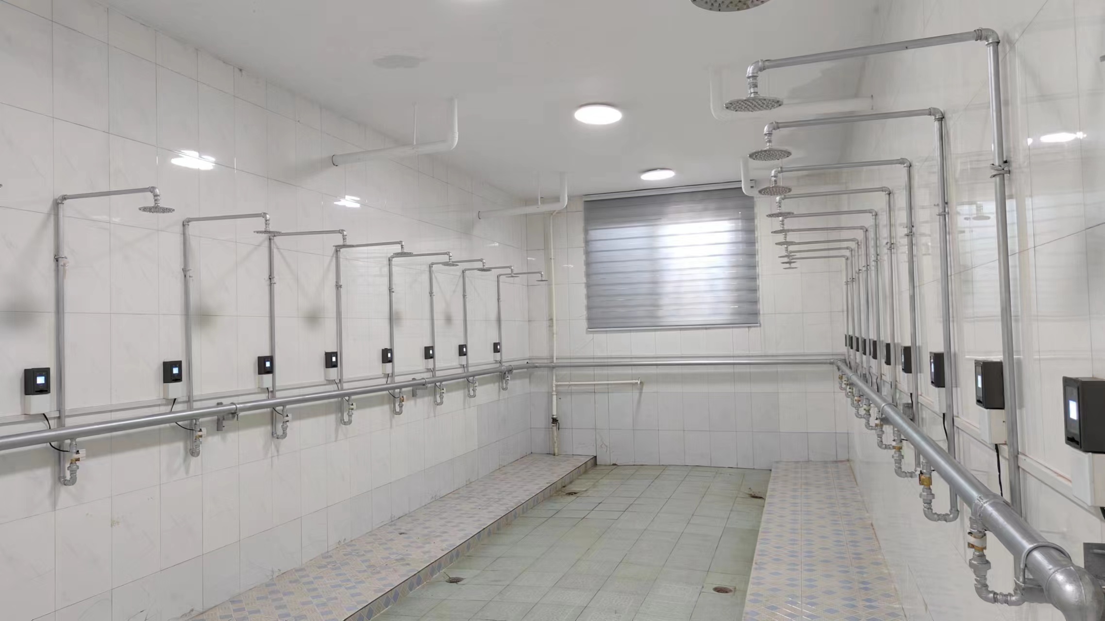 学校学生澡堂顺利竣工试营业