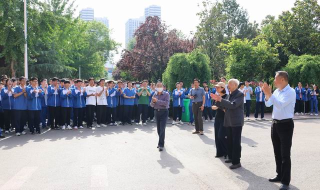 毕业八十载 归来是少年 - 山东省滕州市第一中学