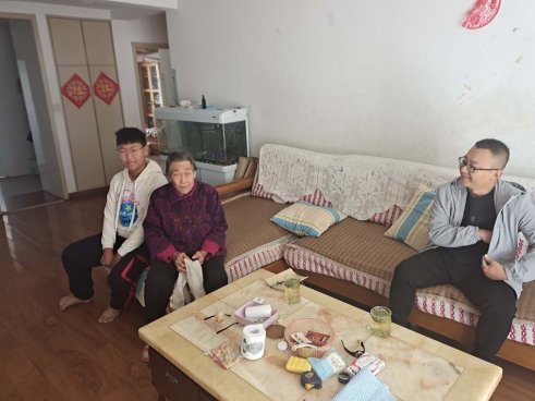 C:UsersadminDesktop家访照片王子航2.jpg